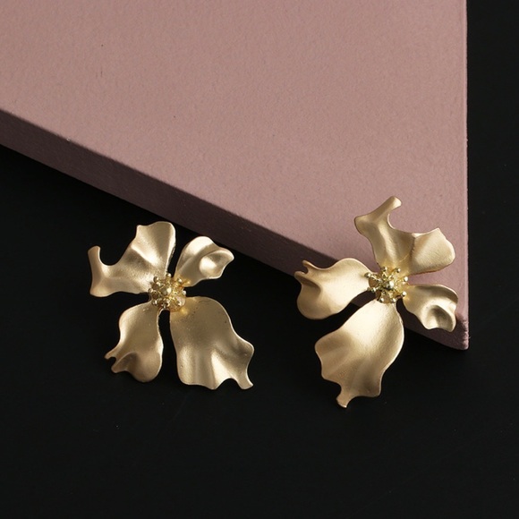 2/$20! Golden Orchid Flower Stud Earrings - Picture 5 of 10